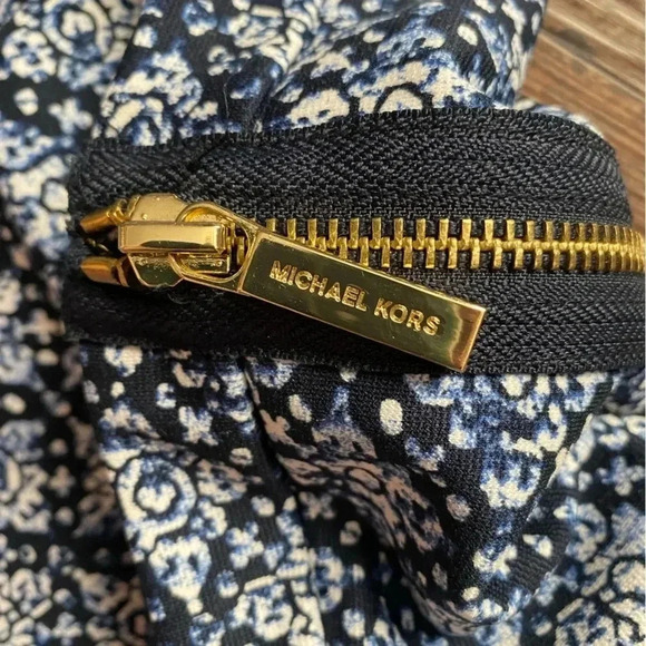 MICHAEL KORS blue & white abstract floral Skirt Gold Zipper Detail size 10 MINT - Picture 13 of 14
